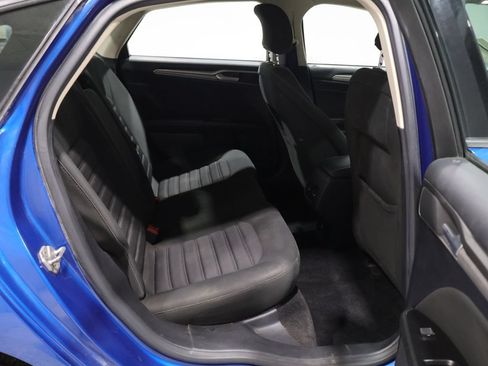 Used 2017 Ford Fusion SE FWD image 21