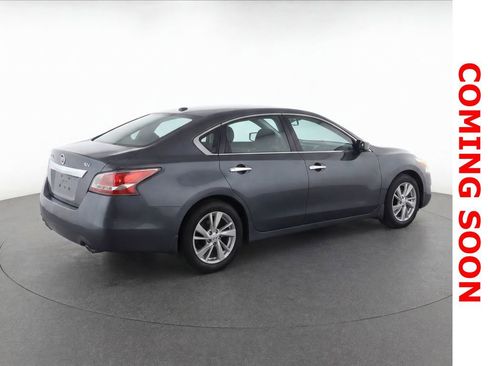 Used 2015 Nissan Altima 2.5 SV w/ Convenience Package FWD image 5