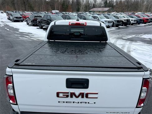 Used 2022 GMC Canyon Denali image 25