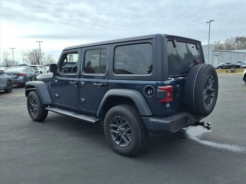 Used 2025 Jeep Wrangler Sport S image 23
