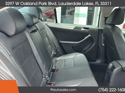 Used 2014 Volkswagen Jetta SE FWD image 34
