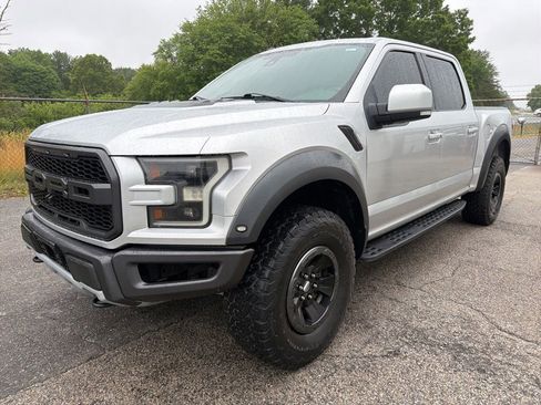Used 2017 Ford F150 Raptor w/ Equipment Group 802A Luxury AWD/4WD image 6
