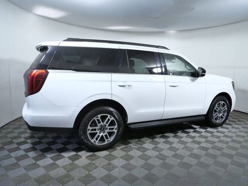 Certified 2025 Ford Expedition Active AWD/4WD image 8
