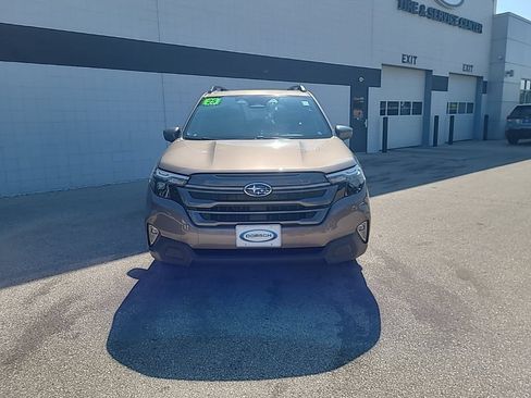 Used 2025 Subaru Forester Premium w/ Convenience Package #1 AWD/4WD image 9