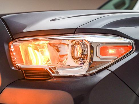 Used 2023 Toyota Tacoma SR image 8