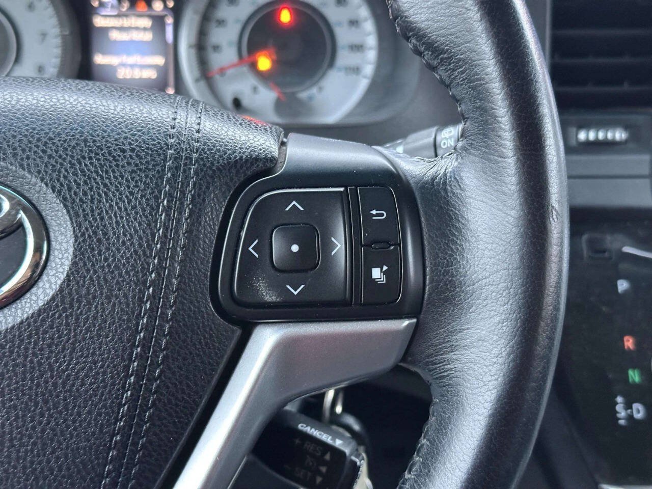 Used 2015 Toyota Sienna SE FWD image 28