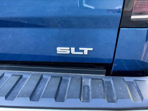Used 2017 GMC Sierra 1500 SLT w/ SLT Premium Package AWD/4WD image 9