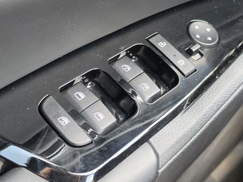 Used 2024 Kia Sportage EX FWD image 13