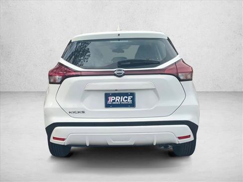 Used 2022 Nissan Kicks S image 6