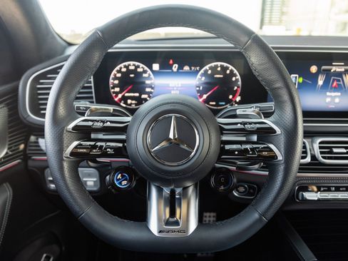 Used 2025 Mercedes-Benz GLS 63 AMG 4MATIC image 13