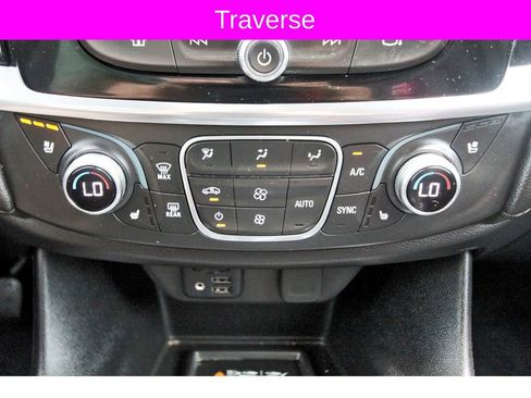 Used 2022 Chevrolet Traverse High Country image 25