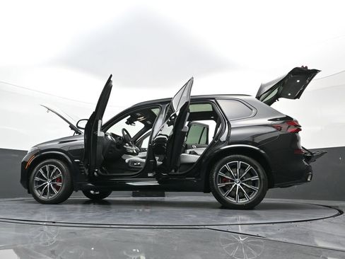 New 2026 BMW X5 xDrive50e w/ Executive Package image 43