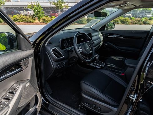 Used 2026 Kia Seltos SX w/ SX Sunroof Package AWD/4WD image 17