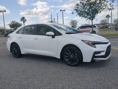 Certified 2024 Toyota Corolla SE image 2