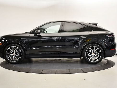 Certified 2025 Porsche Cayenne E-Hybrid Coupe AWD/4WD image 2
