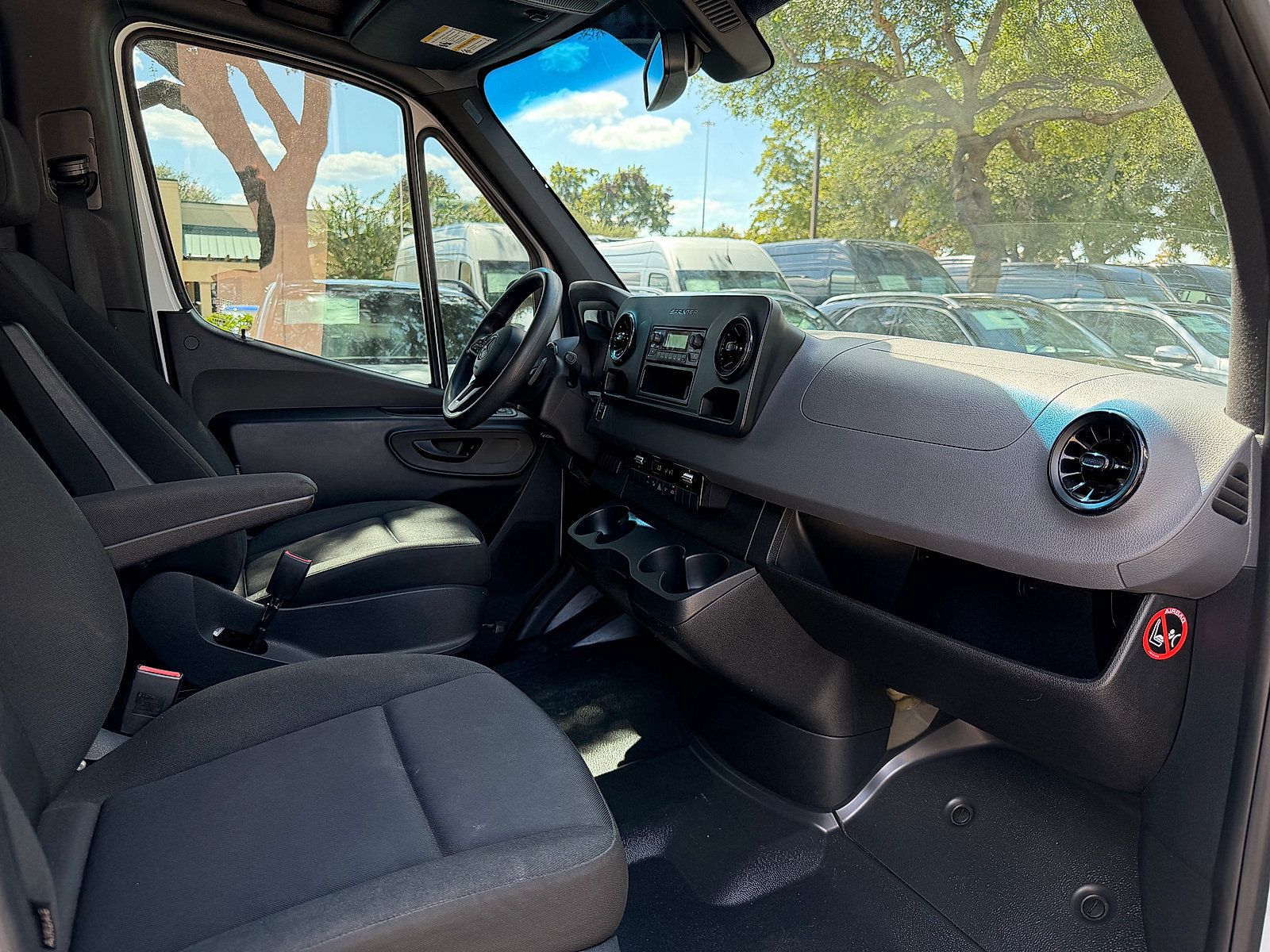 Used 2021 Mercedes-Benz Sprinter 2500 image 9