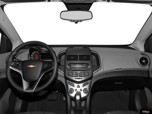 Used 2014 Chevrolet Sonic LT image 4