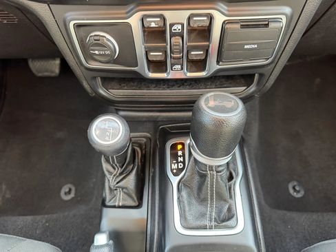 Used 2021 Jeep Wrangler Unlimited Sahara AWD/4WD image 24