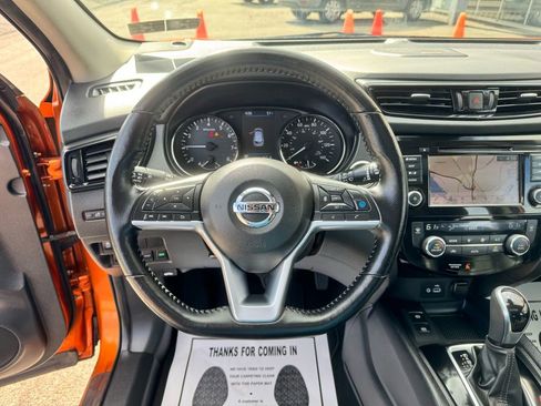 Used 2022 Nissan Rogue Sport SL w/ Premium Package image 17