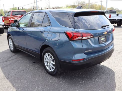 Used 2024 Chevrolet Equinox LS w/ LS Convenience Package FWD image 3