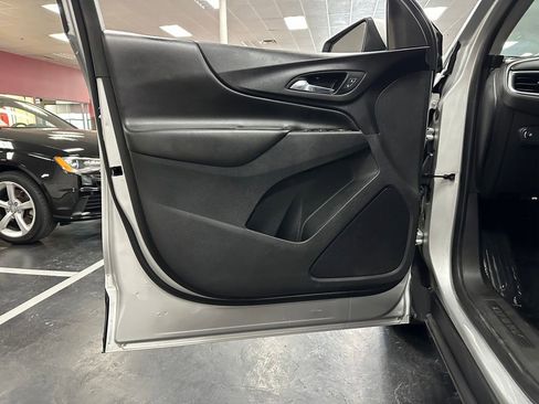 Used 2021 Chevrolet Equinox LT FWD image 13