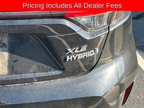Used 2024 Toyota Corolla XLE FWD image 8