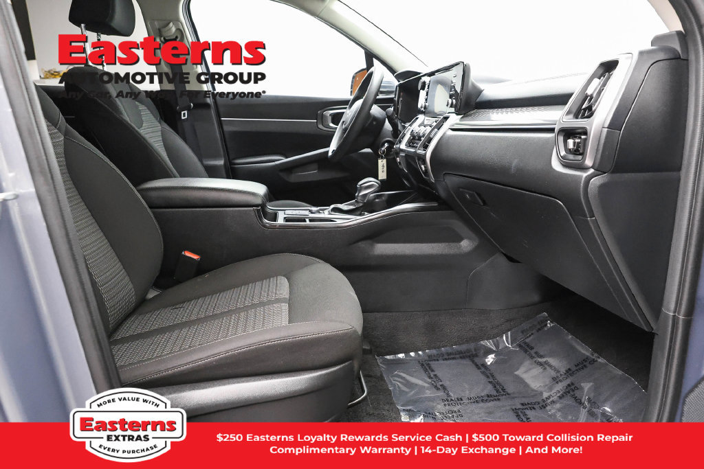 Used 2023 Kia Sorento LX AWD/4WD image 24