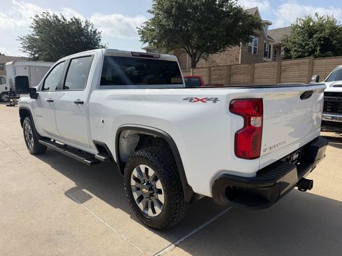 Used 2022 Chevrolet Silverado 2500 Custom w/ Custom Convenience Package AWD/4WD image 5