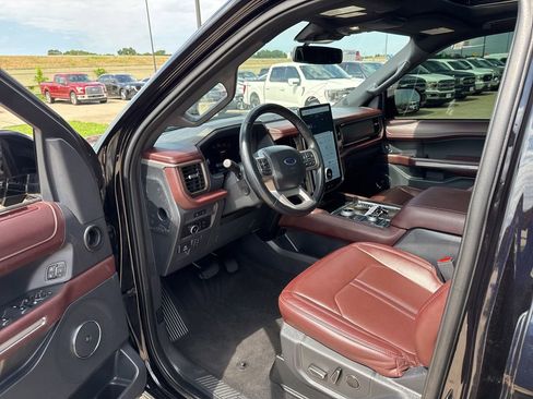 Used 2024 Ford Expedition Limited AWD/4WD image 21
