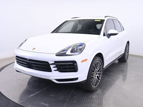 Certified 2023 Porsche Cayenne Platinum Edition AWD/4WD image 1