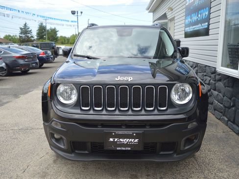 Used 2017 Jeep Renegade Latitude w/ Cold Weather Group AWD/4WD image 8
