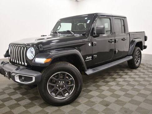 Used 2020 Jeep Gladiator Overland w/ Uconnect 4C Nav & Sound Group image 2