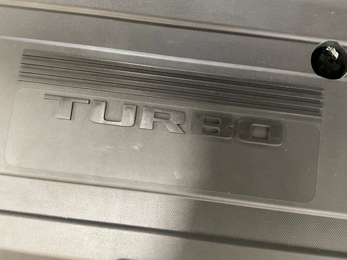 Used 2023 Buick Envision Essence w/ Sport Touring Package image 30