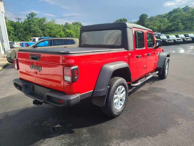 Used 2023 Jeep Gladiator Sport AWD/4WD image 6