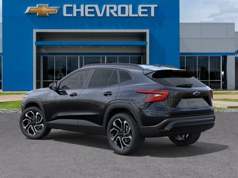 New 2026 Chevrolet Trax RS w/ Sunroof Package FWD image 3