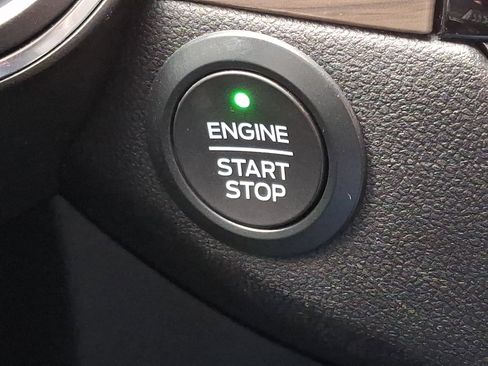 Used 2020 Ford Escape Titanium image 23