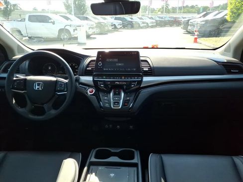 Used 2025 Honda Odyssey Touring image 14