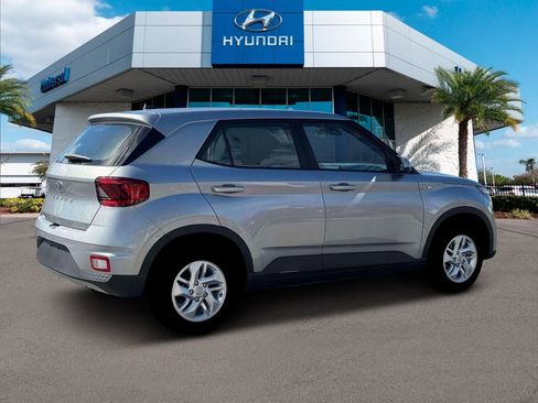 New 2026 Hyundai Venue SE image 9