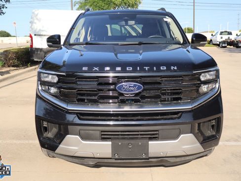 Used 2025 Ford Expedition Max Platinum AWD/4WD image 9