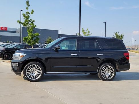 Used 2022 Ford Expedition Limited RWD image 2