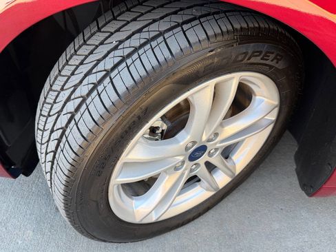 Used 2018 Ford Fusion SE FWD image 12