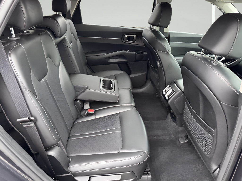 Used 2023 Kia Sorento S w/ Panoramic Sunroof Package FWD image 30