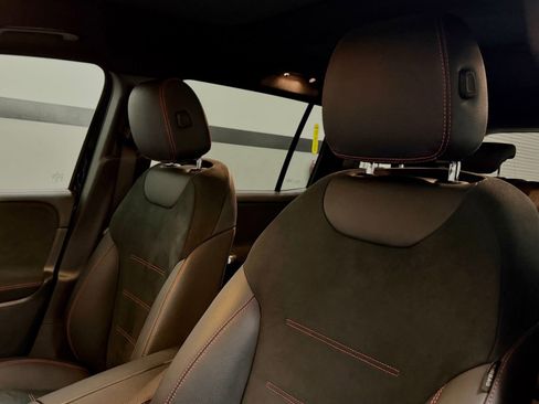 Certified 2023 Mercedes-Benz GLB 250 image 24