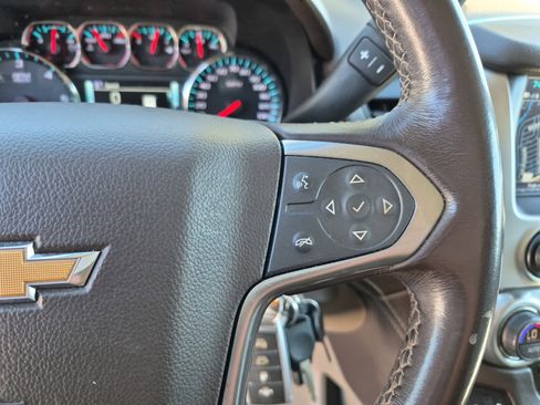 Used 2019 Chevrolet Suburban LT image 17