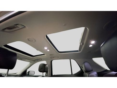 Used 2021 Chevrolet Traverse Premier w/ Redline Edition image 18