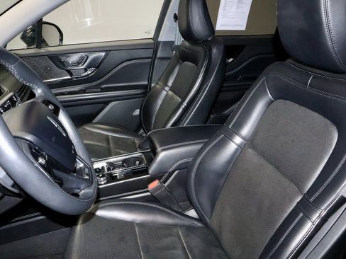 Used 2022 Lincoln Corsair AWD w/ Premium Package image 26