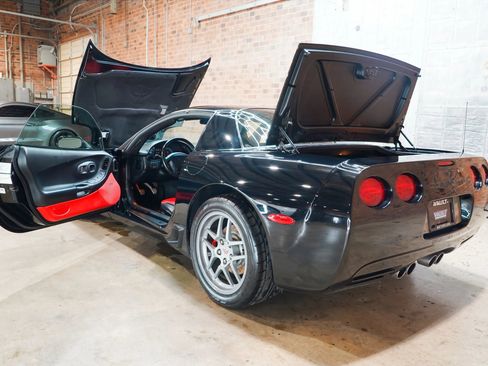 Used 2002 Chevrolet Corvette Z06 w/ Memory Pkg RWD image 28