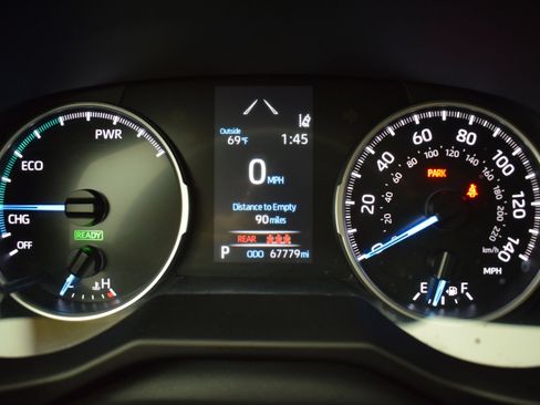 Used 2022 Toyota RAV4 LE AWD/4WD image 16