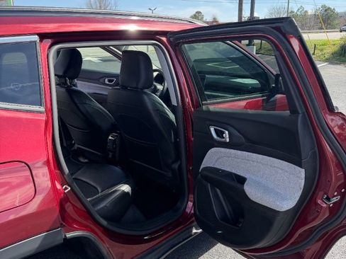 Used 2022 Jeep Compass Latitude AWD/4WD image 20