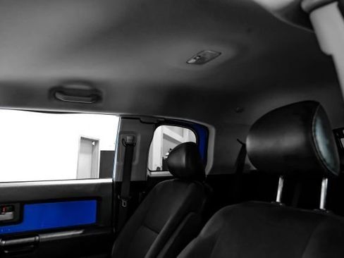 Used 2007 Toyota FJ Cruiser 4WD w/ Upgrade Pkg 2 image 29